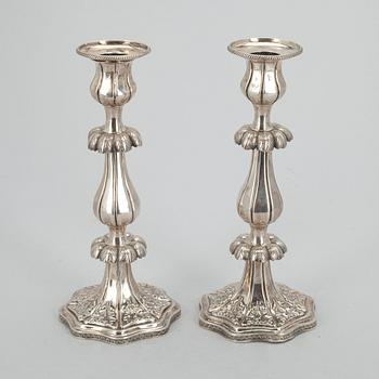 LJUSSTAKAR, ett par, silver, Olof Rober Lundgren, Åbo 1850.