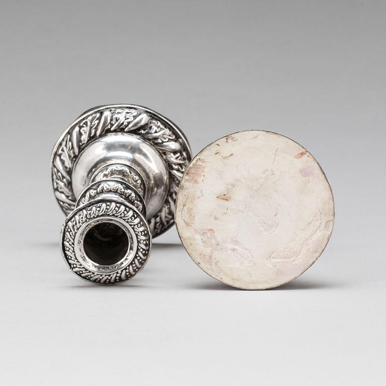 LJUSSTAKAR, ett par, silver. Carl Wilhelm Troselius, Stockholm 1842.