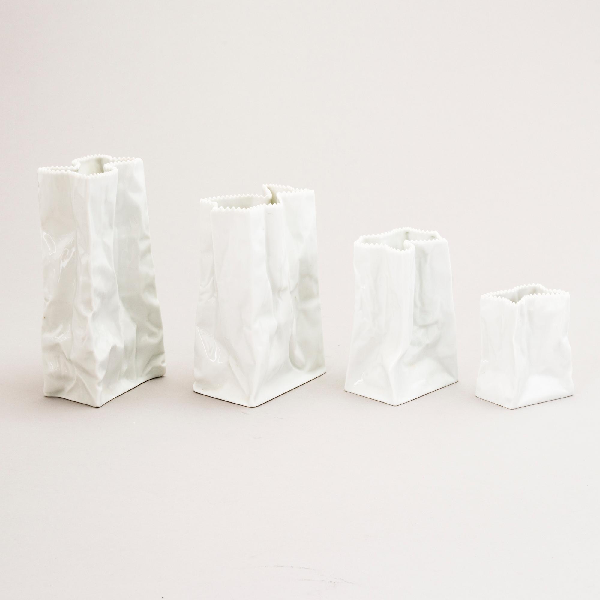 TAPIO WIRKKALA, NELJÄ MALJAKKOA, "Paperipussi", keramiikkaa, Rosenthal.