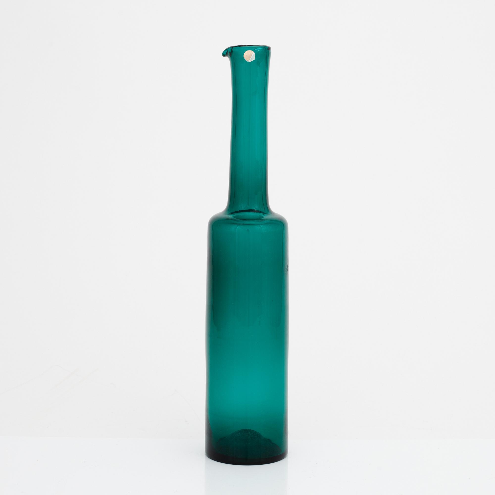 Nanny Still, a glass bottle signed Riihimäen Lasi O.Y Nanny Still.