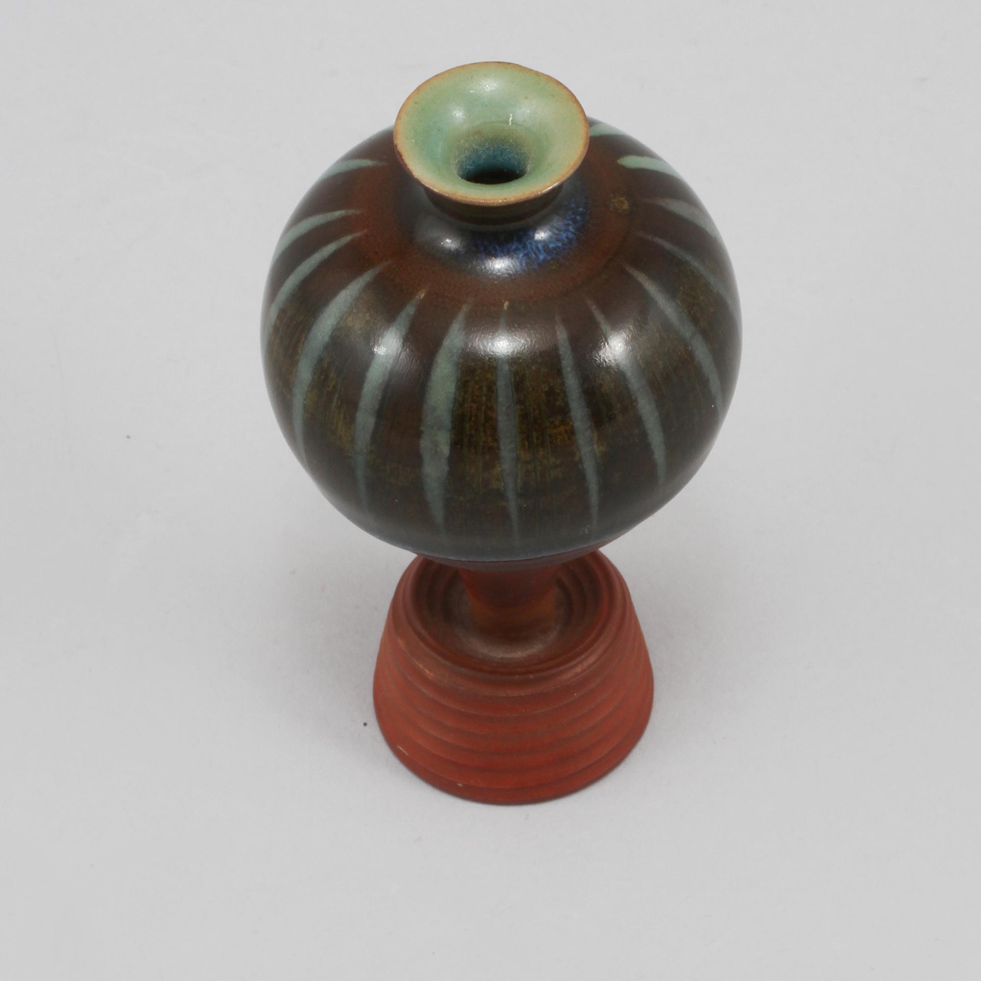 MINIATYRVAS, Farstagods, "Spirea", Wilhelm Kåge, Gustavsbergs studio, omkring 1900-talets mitt.