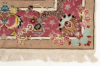 Rug, Tabriz, approx. 290 x 190 cm.