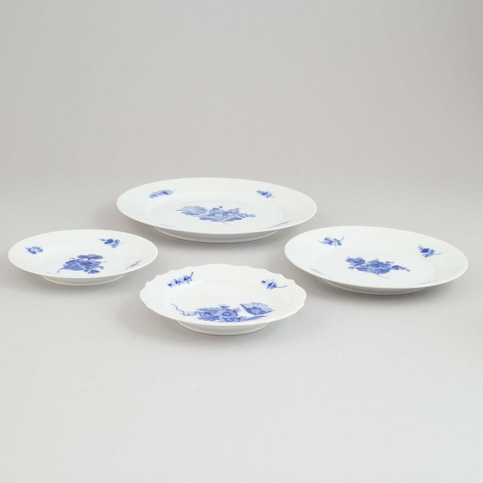A 103 piece porcelain service, 'Blå blomst', Royal Copenhagen, Denmark.