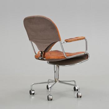 SKRIVBORDSSTOL, "Sam", Sam Larsson, Dux, 1900-talets andra hälft.