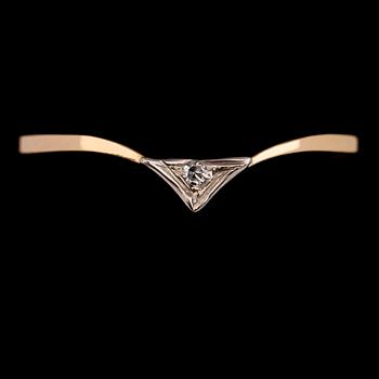 RINGAR, 3 st, 18 k guld med små diamanter. Total vikt ca 5 gram.