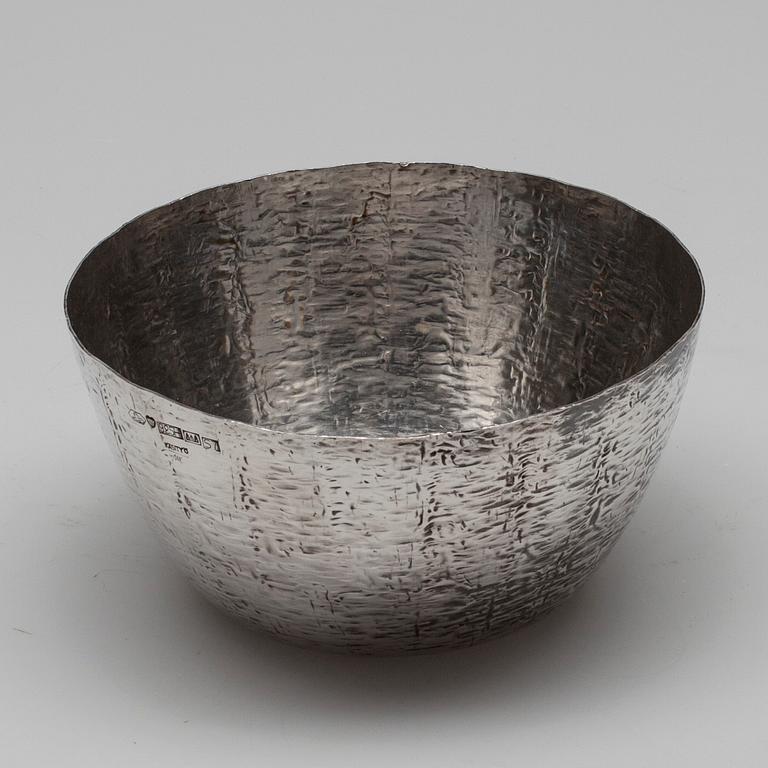 MALJA, sterling hopeaa, Tapio Wirkkala, Kultakeskus, Hämeenlinna 1971. Paino 321 g.