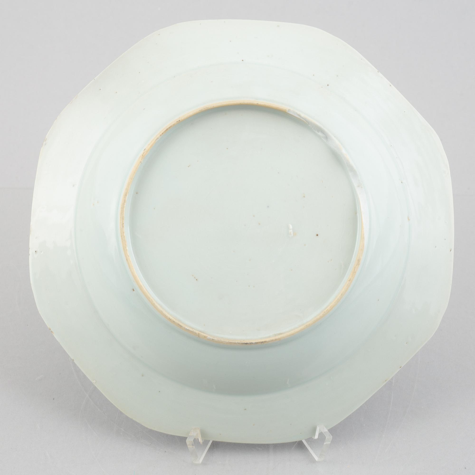 Five pieces of blue and white Chinese porcelain, Qing dynasty, 18th-19th century.