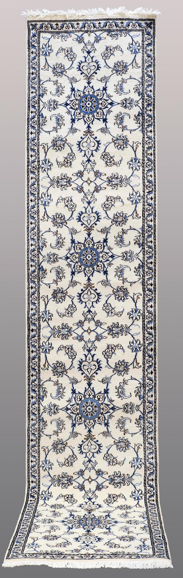 A RUNNER, Nain part silk, ca 385 x 80 cm.