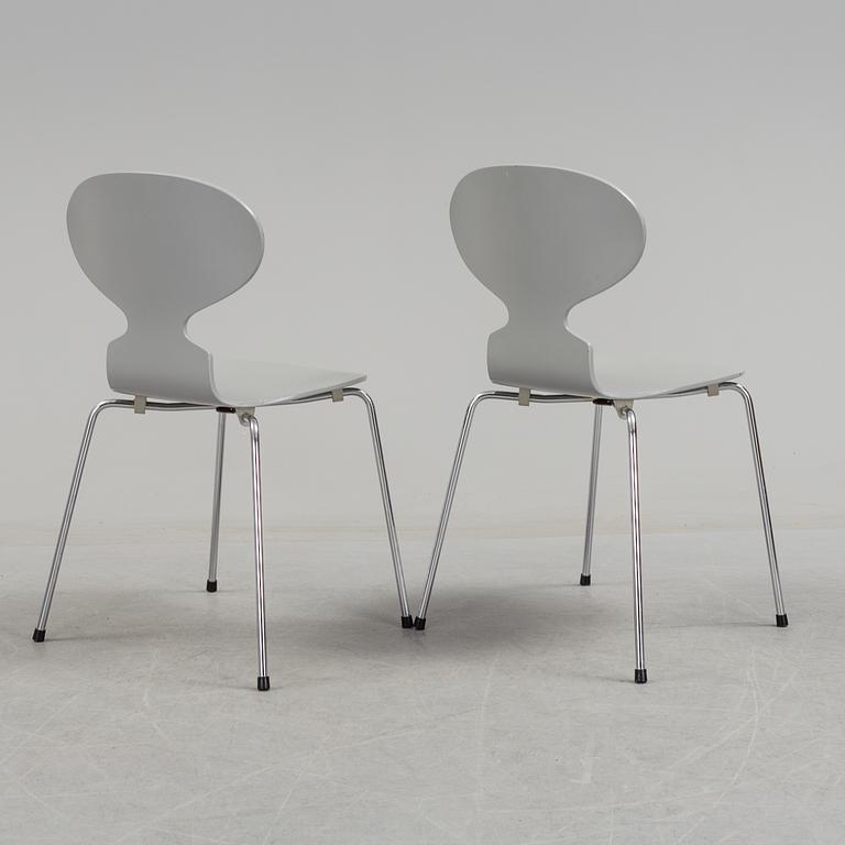 ARNE JACOBSEN, stolar, fem stycken, "Myran", Fritz Hansen, 1993.