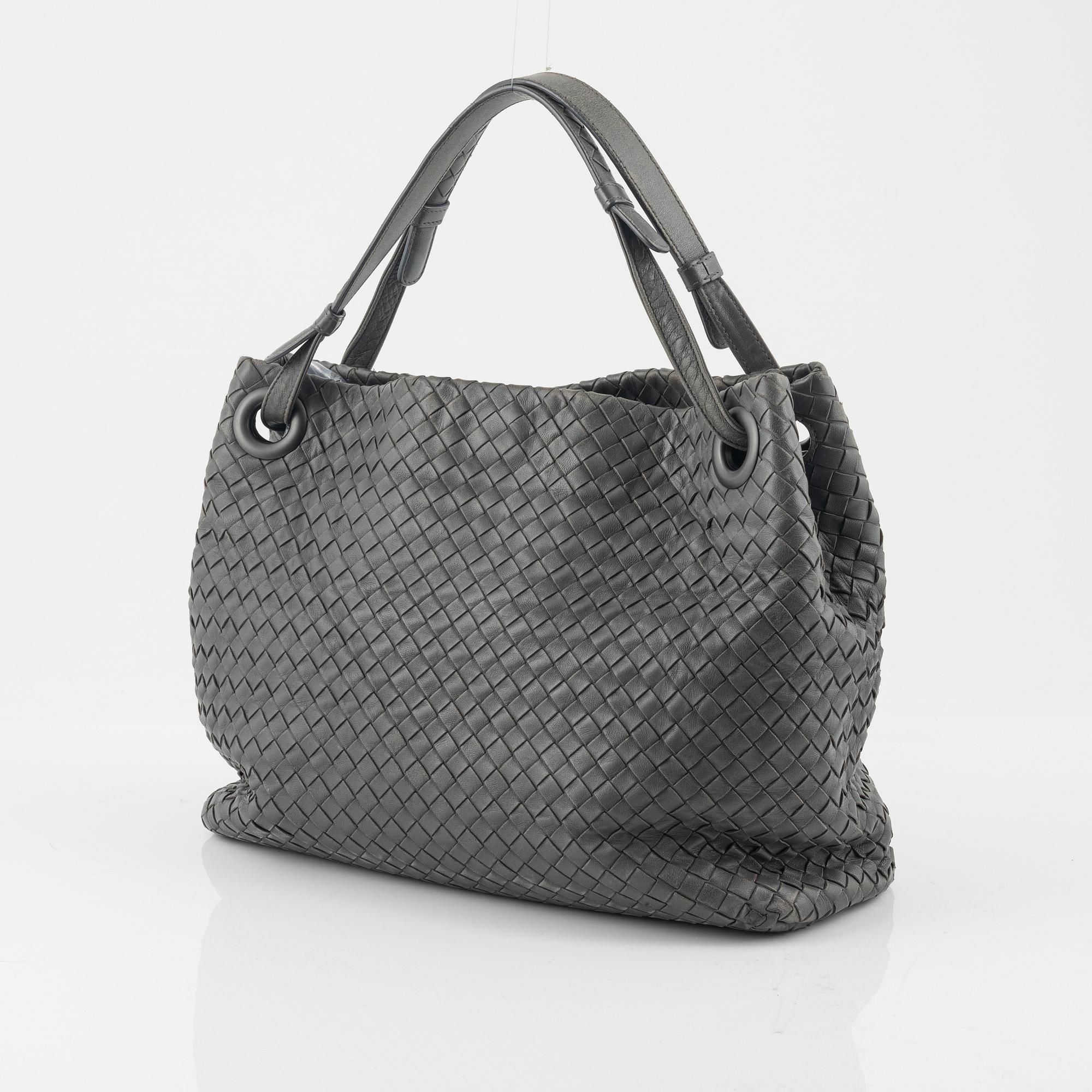 Bottega Veneta Medium Garda bag. Bukowskis