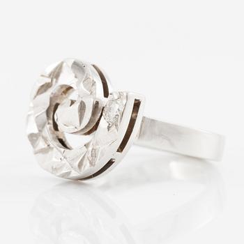 Rey Urban, ring, 18K white gold with brilliant-cut diamond 0.10 ct according to engraving. Stockholm 1977.