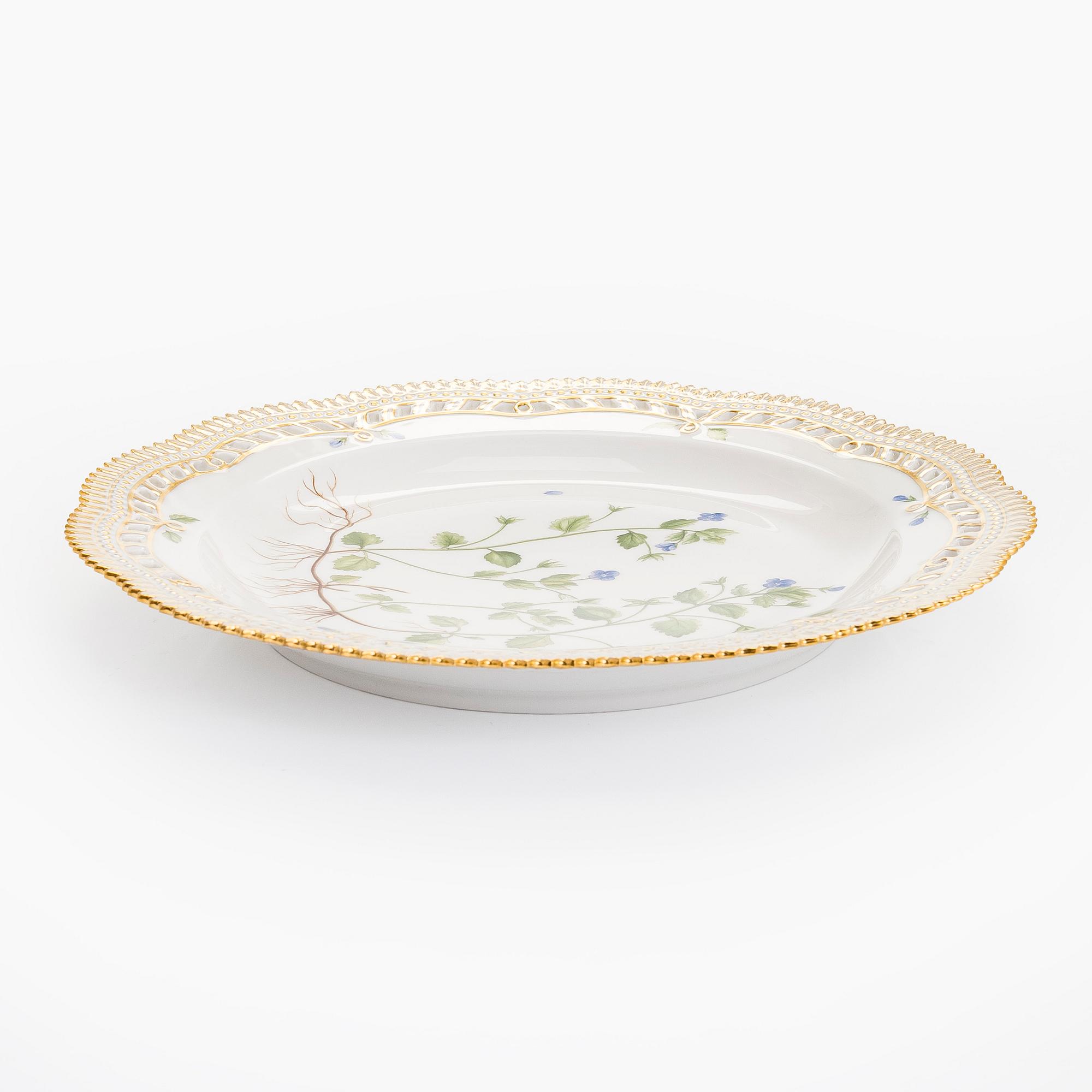 A "Flora Danica" porcelain plate, Royal Copenhagen, Denmark, 20th century.