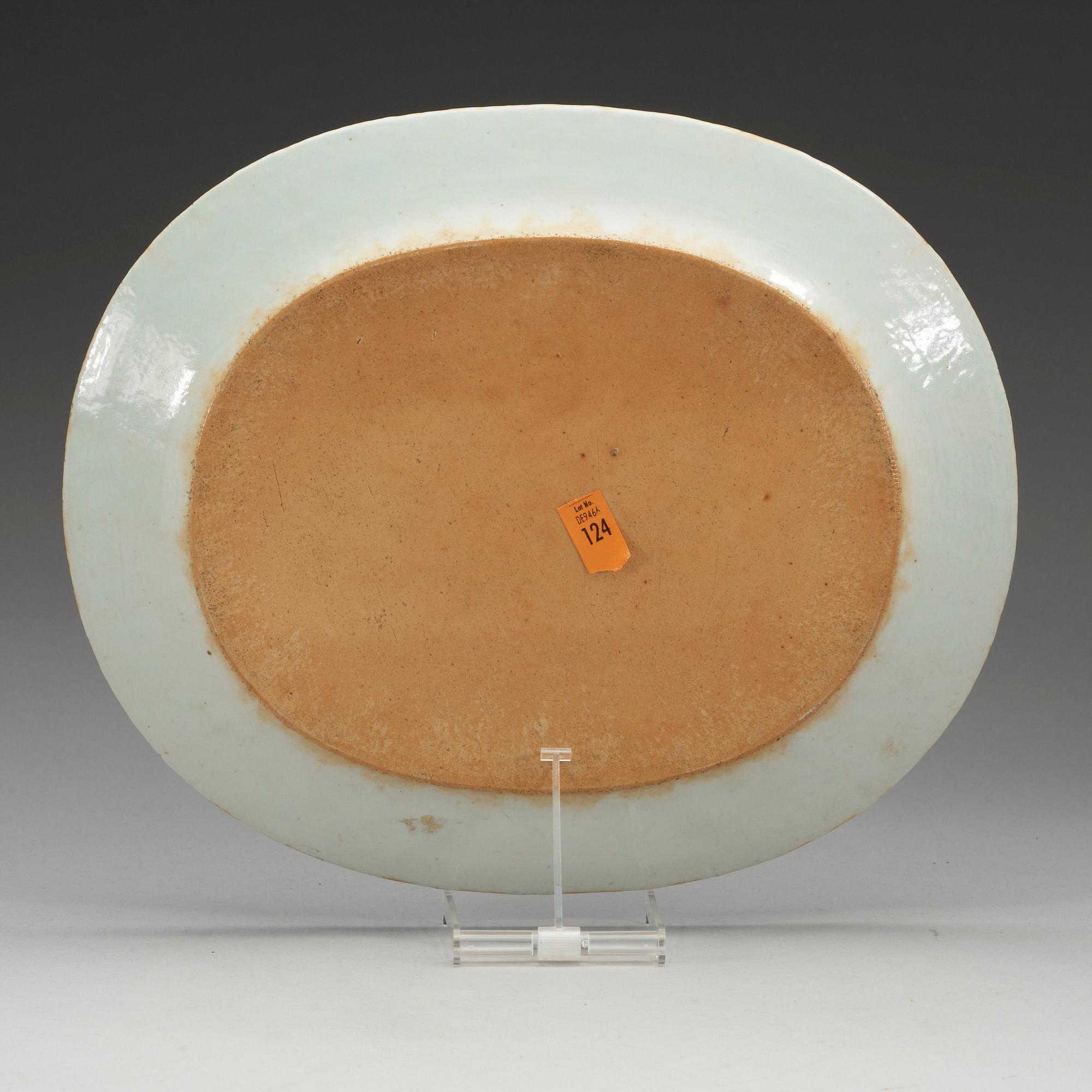 A famille rose serving dish, Qing dynasty, Qianlong (1736-95).