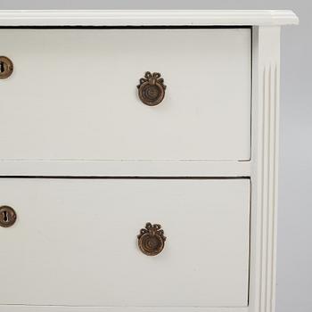 Byrå, gustaviansk stil, tidigt 1900-tal.