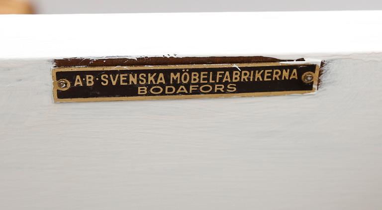 SÄNGBORD, 1 par, 1900-talets mitt.
