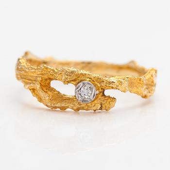 Björn Weckström, Ring "Diamantdamm", 18K guld och diamant ca 0.02 ct. Lapponia 1975.