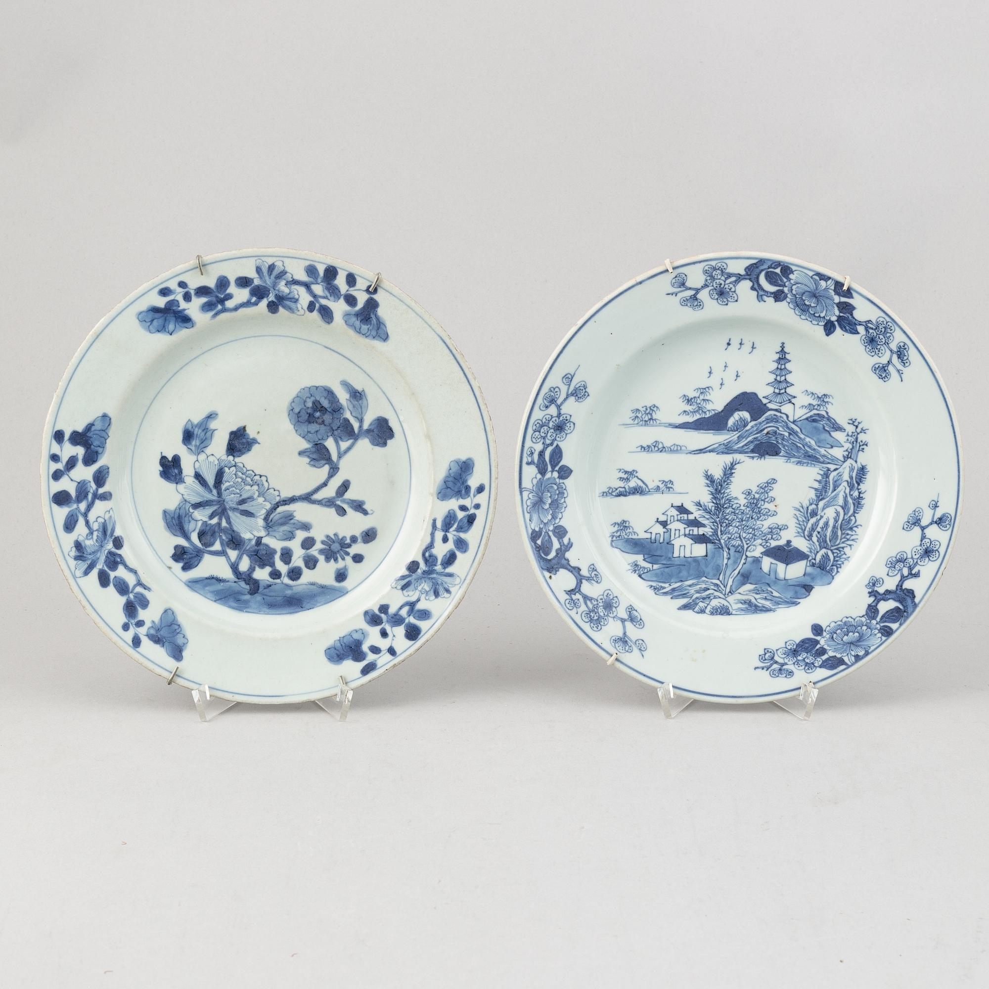 A group of 11 blue and white dinner plates, Qing dynasty, Qianlong (1736-95).