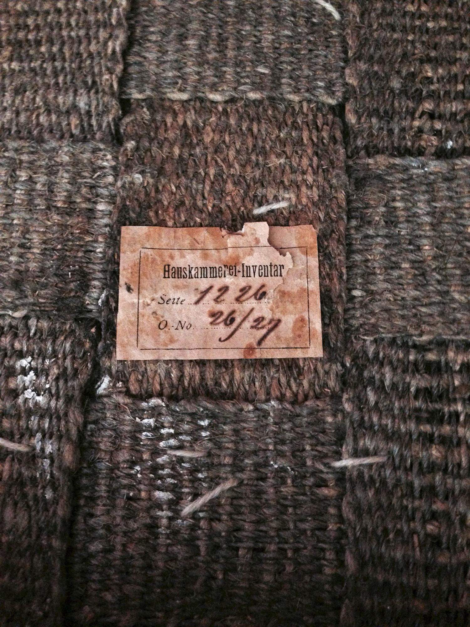 SOFFA, SAMT KARMSTOLAR, ett par. Louis XVI-stil, 1800-tal.