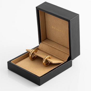 Bulgari a pair of earrings "B.zero 1" in 18K gold with round brilliant-cut diamonds.