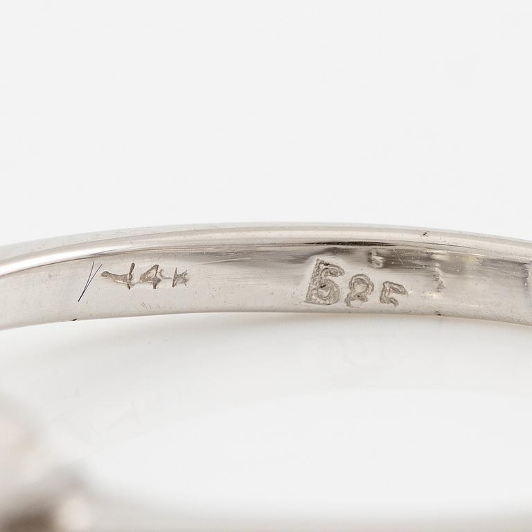 Ring 14K guld med en rund briljantslipad diamant.