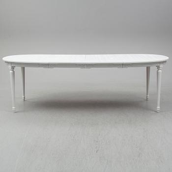 MATBORD, gustaviansk stil, 1900-talets slut. 2 iläggsskivor medföljer.