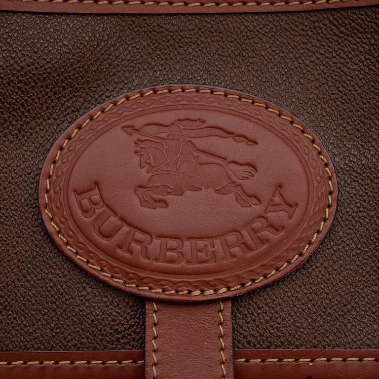 BURBERRY, a checkered and leather weekendbag.