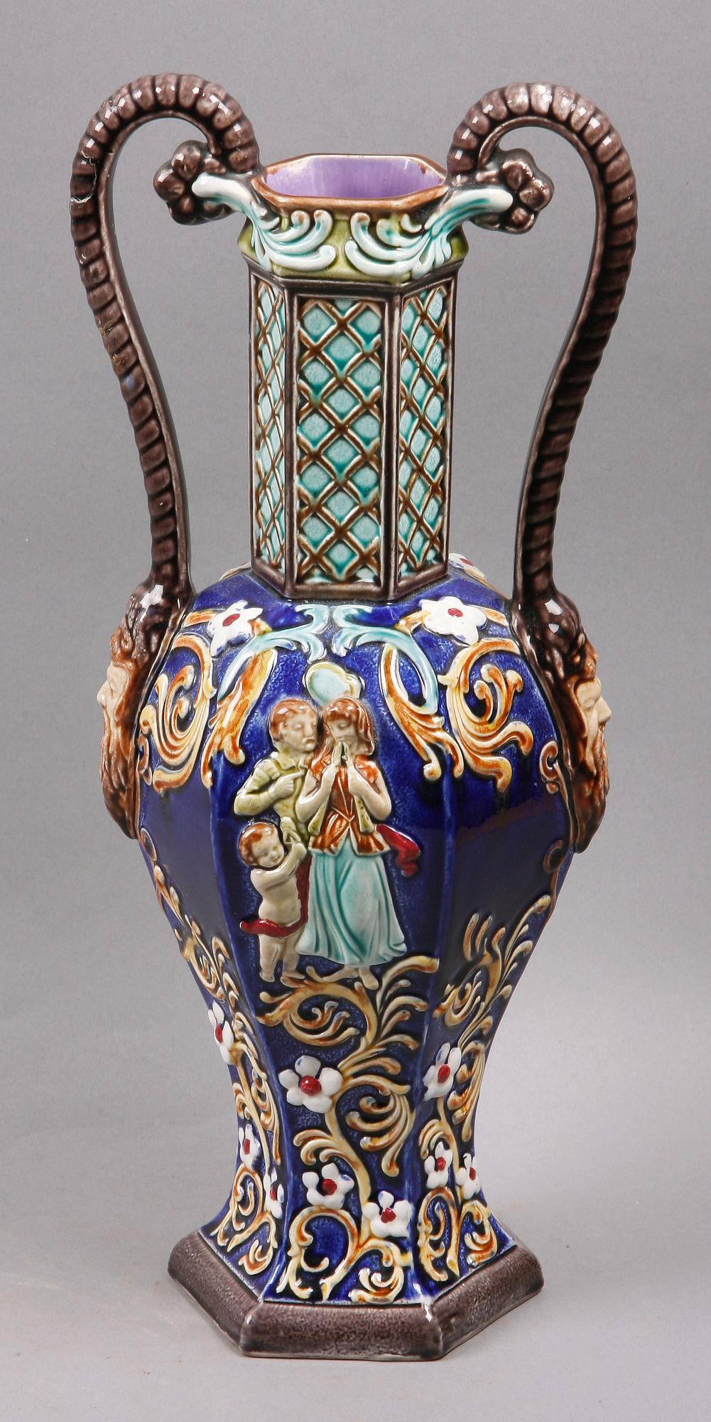 URNA, majolika, Gustavsberg. 1800-talets slut.