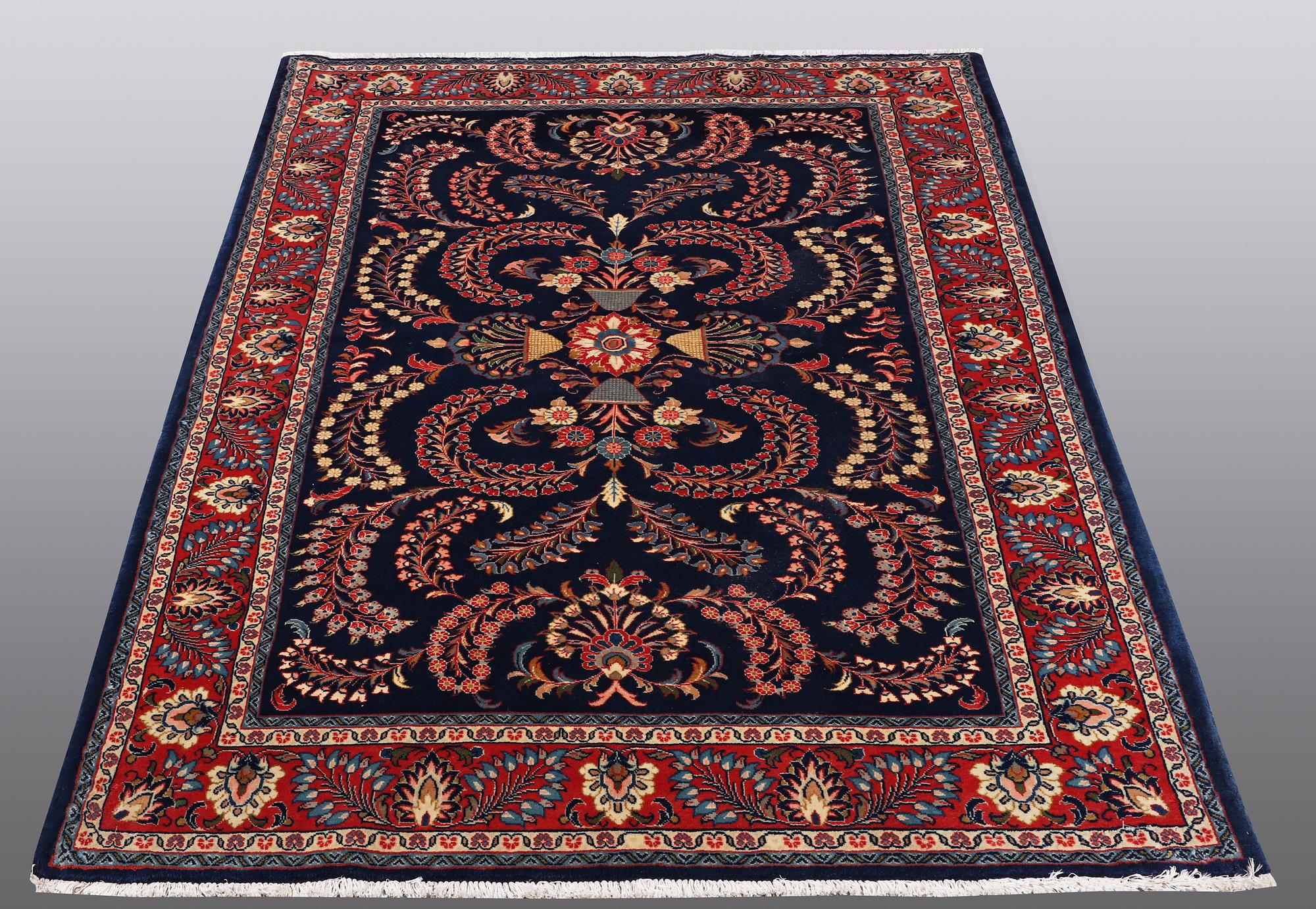A RUG, Sarouk, ca 212 x 132 cm.