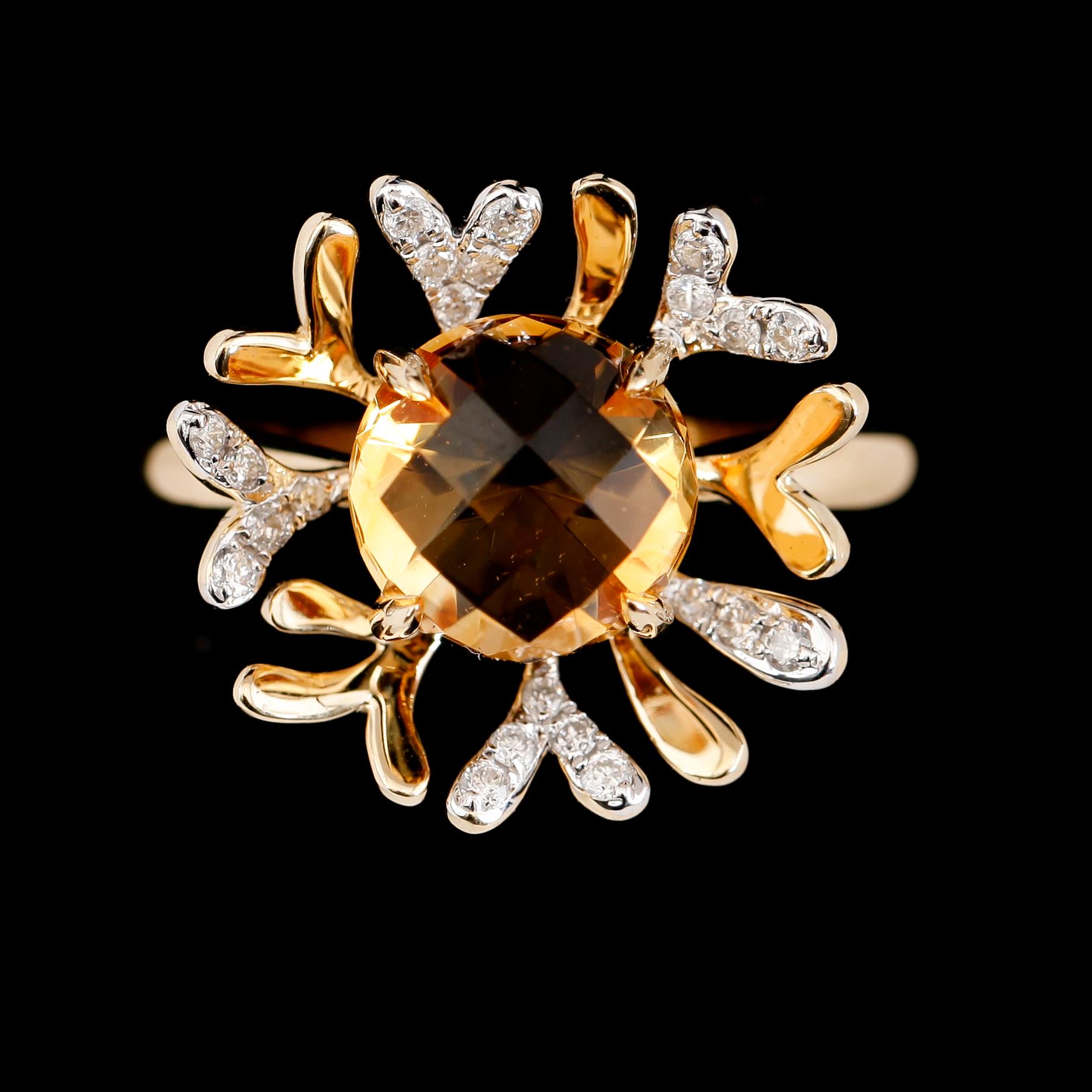RING, 14K guld, citrin och briljantslipade diamanter. Vikt ca 4 g.
