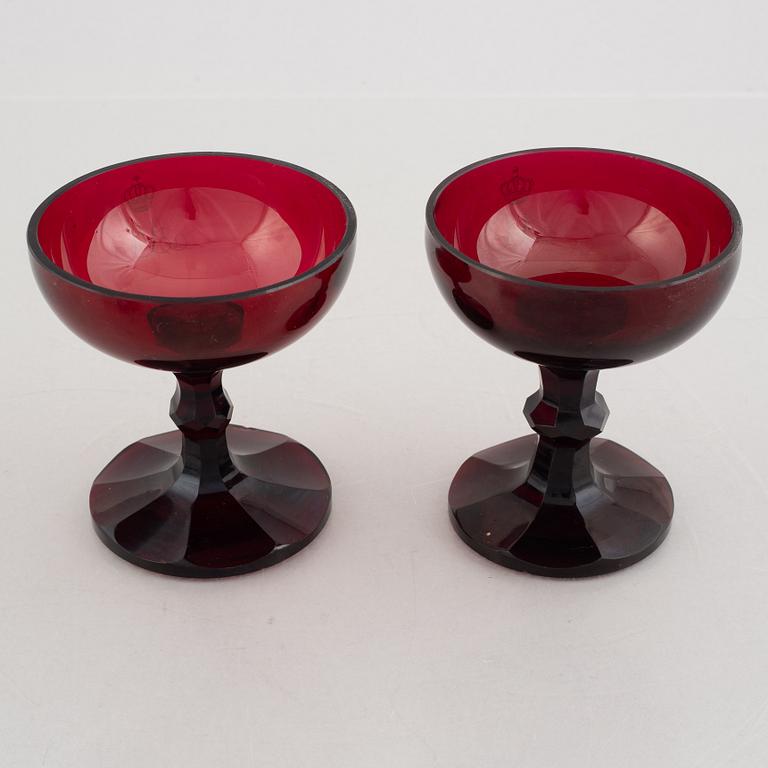 Glas/skåler på fot, ett par,glas, Böhmen, 1800-tales andra hälft.