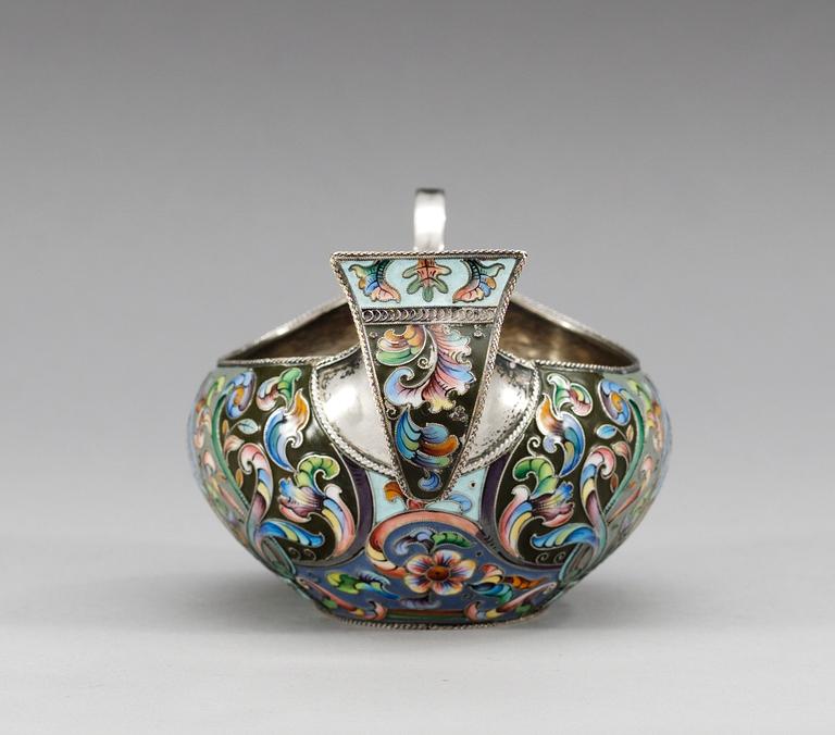 A RUSSIAN SILVER AND ENAMEL KOVSH, makers mark of the 6th Artel, Moscow 1908-1917.