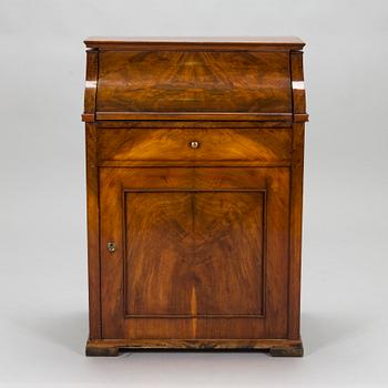 A washstand from the latter half of the 19th century, probably England.