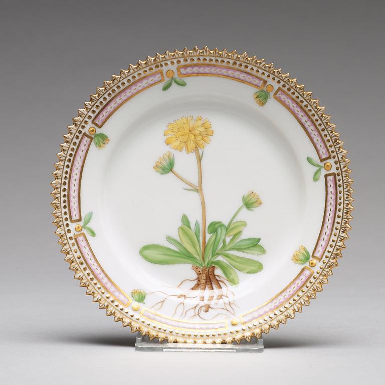 A set of 12 Royal Copenhagen "Flora Danica" bread dishes, Denmark, 20th Century.