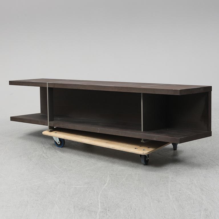 A contemporary Media bench from B&B Italia.