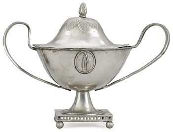1084. A late Gustavian pewter sugar bowl by M. Artedius, Norrköping 1800.