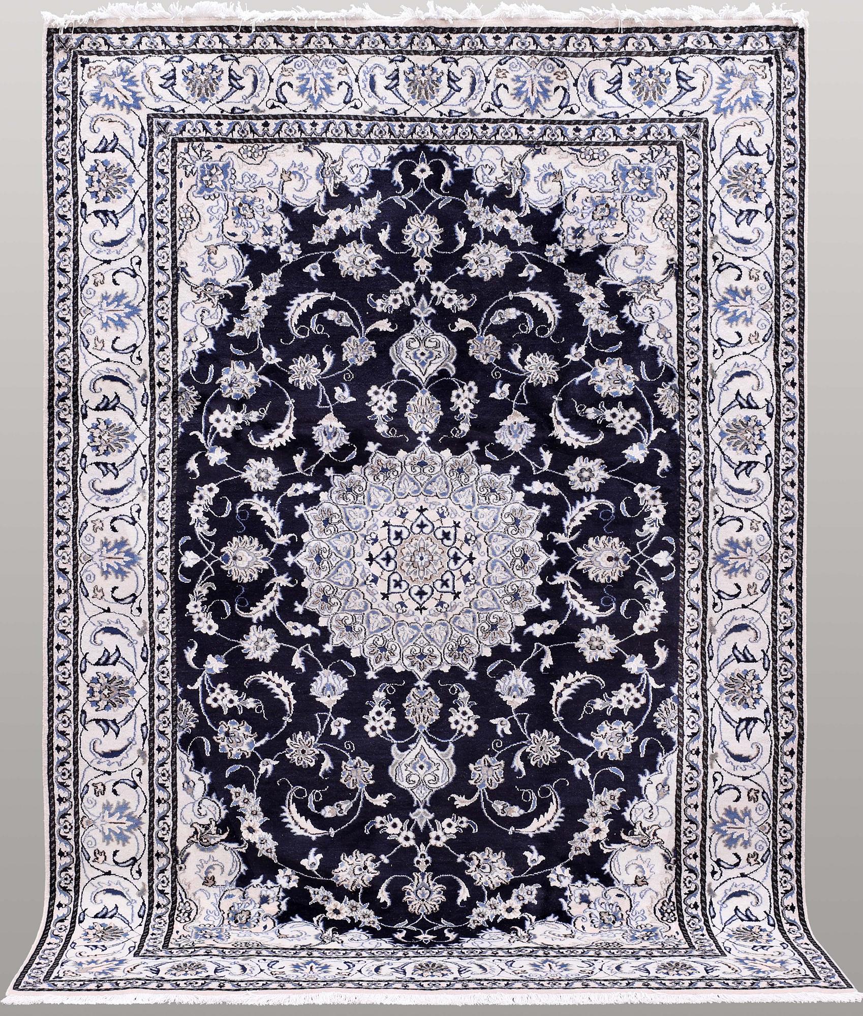 Matto, Nain part silk, ca 290 x 202 cm.