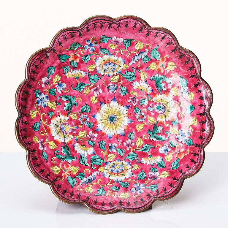 Tazza, emalj på koppar. Qingynastin, 1800-tal.