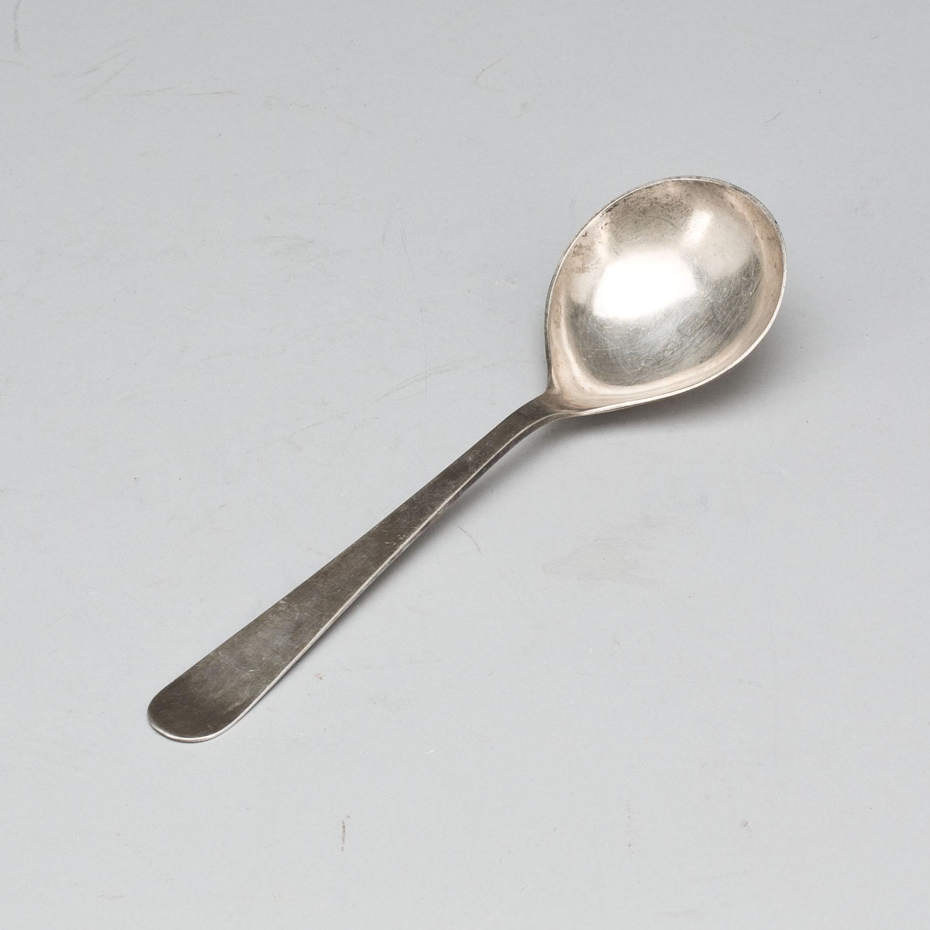 SERVERINGSSKED, silver, Wiwen Nilsson, Lund, 1952, vikt ca 70g.