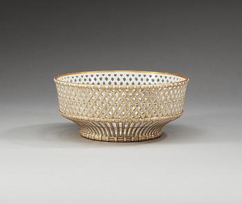 A Russian chestnut basket, Popov, ca 1900.