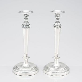 Ett par italienska ljusstakar, silver, Rom (1815-1870), möjligen Domenico Masotti (1815-1858).