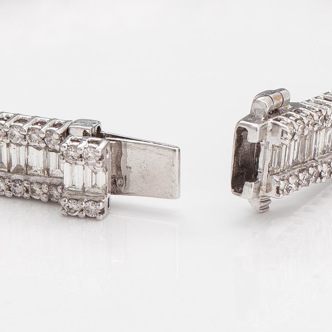An 18K white gold bracelet with diamonds ca. 7.42 ct in total according to engraving.