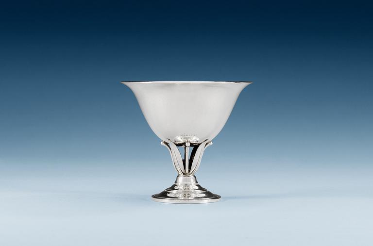 A Johan Rohde sterling bowl, design nr 590 by Georg Jensen, Copenhagen 1933-44.