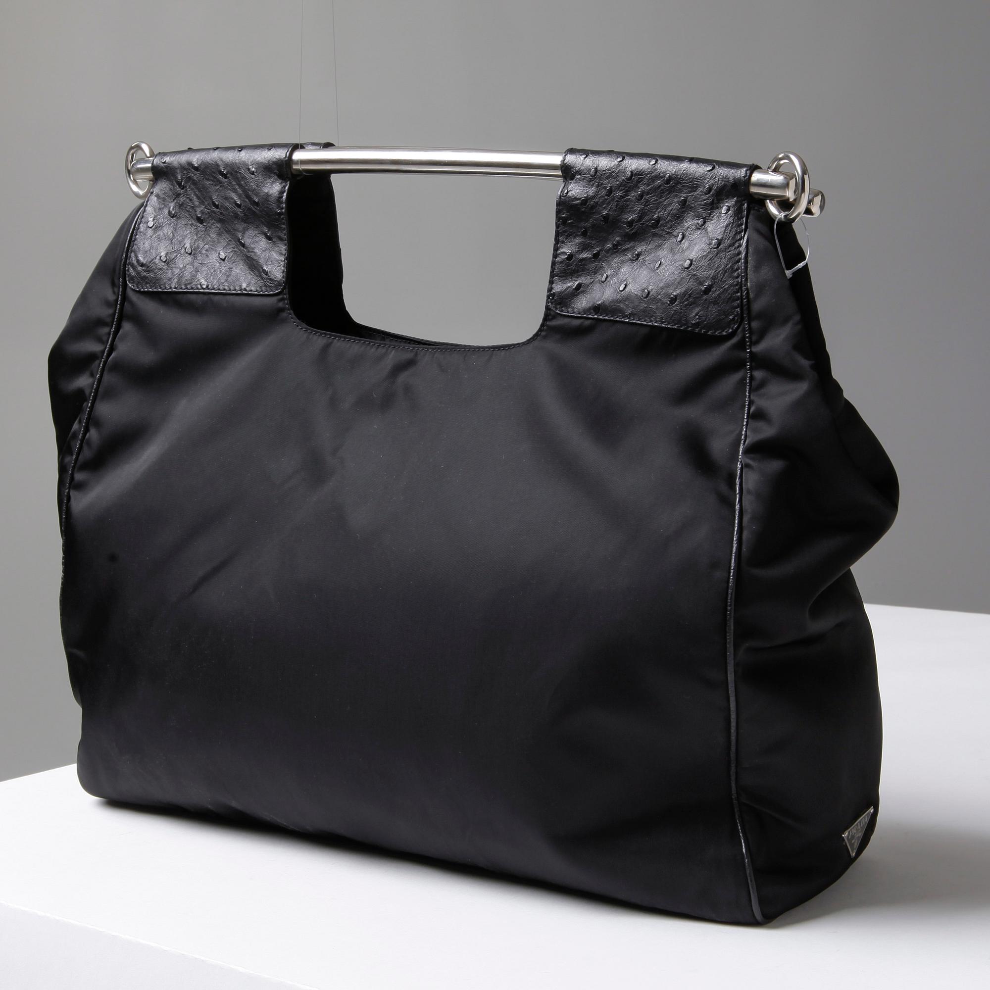 VÄSKA, Prada.