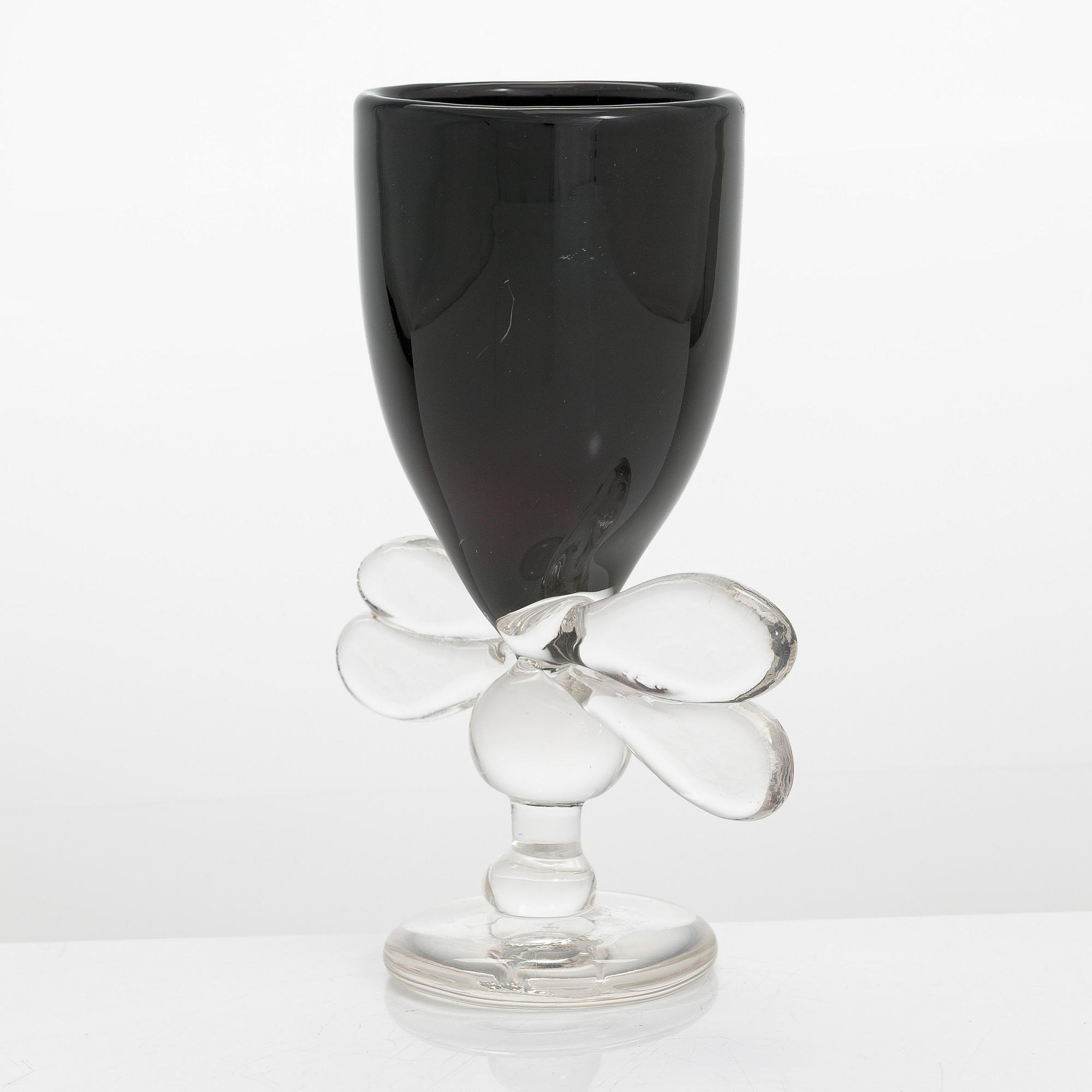 Heikki Orvola, an  art glass signed Heikki Orvola, Nuutajärvi Notsjö.