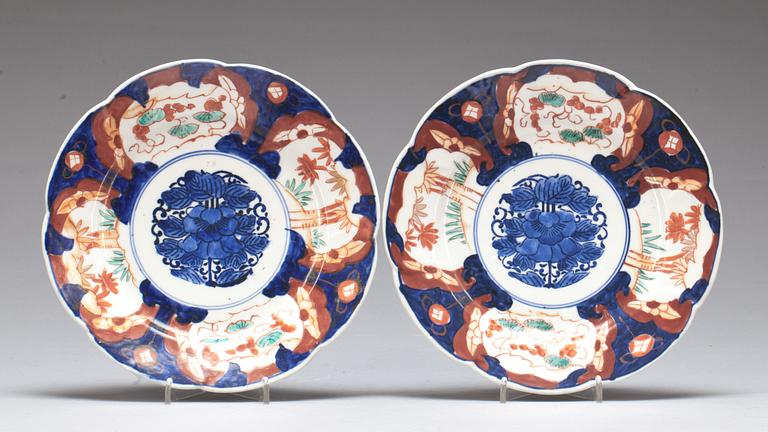 FAT, 2 st, porslin. Japan. 1800-tal.