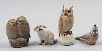 FIGURINER, 4 st. Porslin. Bla Bing & Gröndahl och Kunglig dansk.