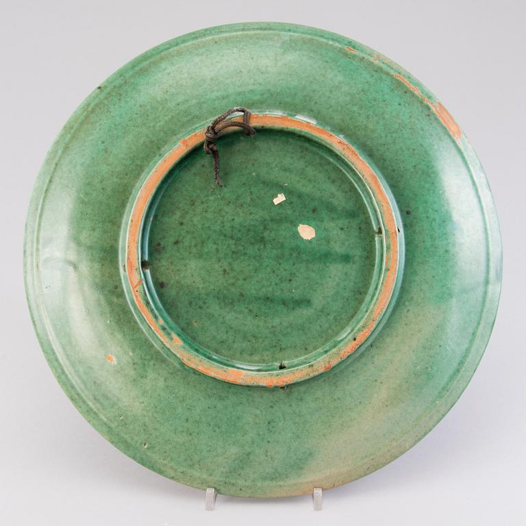 WÄINÖ AALTONEN, a mid 20th century red clay decorative dish.