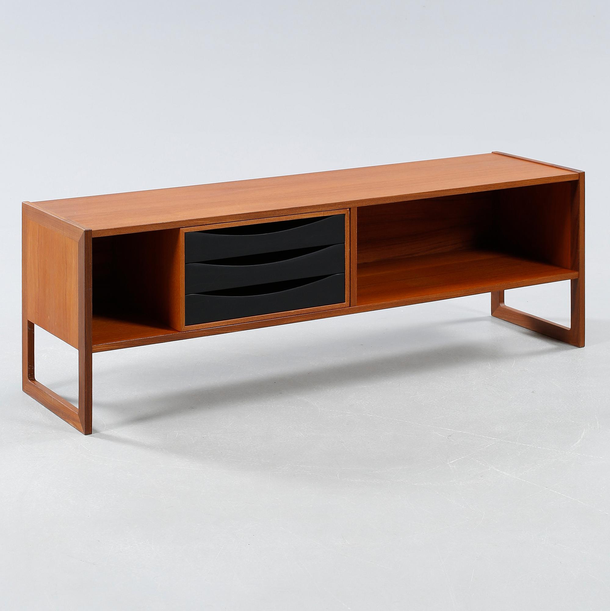 ERIK WØRTS, sideboard, "Domino", Ikea, 1900-talets tredje kvartal.
