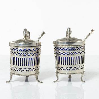 Adolf Zethelius, A Pair of Swedish silver mustard jugs, mark of Adolf Zethelius, Stockholm 1812.