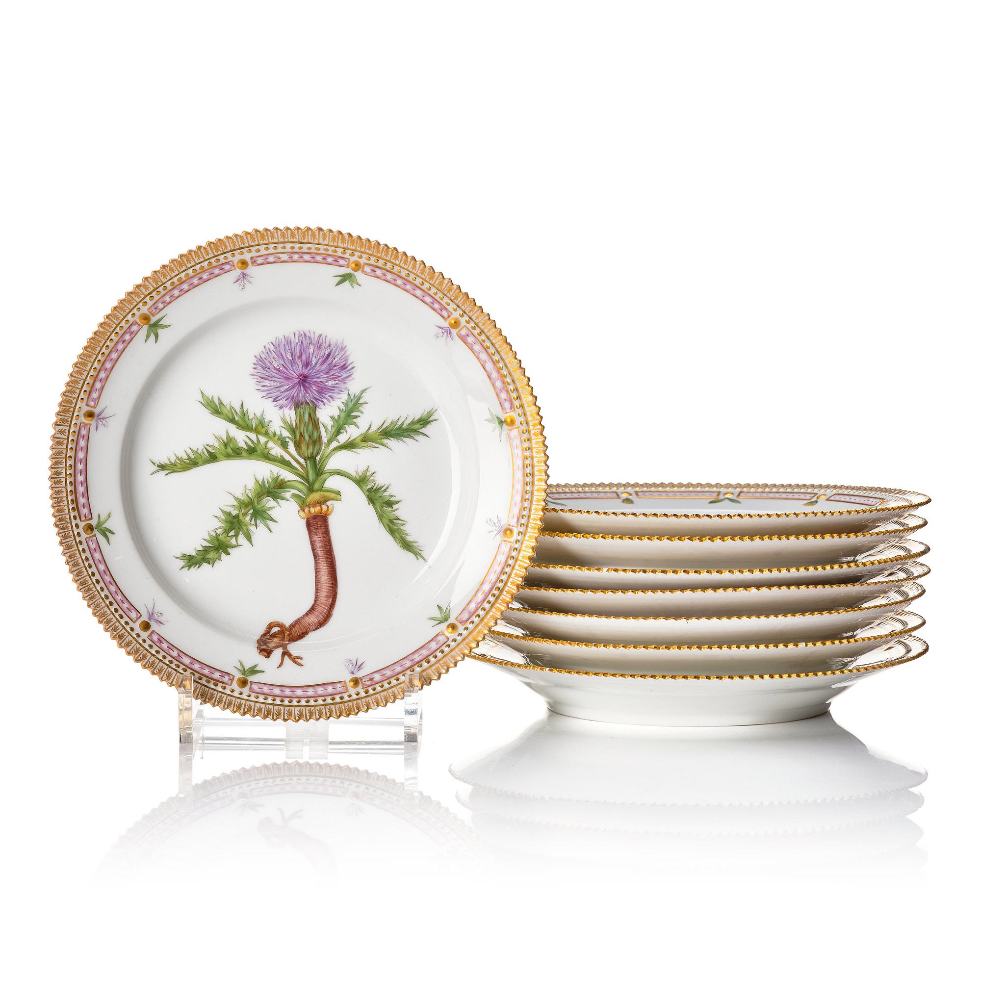 Tallrikar, sju stycken, porslin. "Flora Danica", Royal Copenhagen, Danmark, 1900-tal.